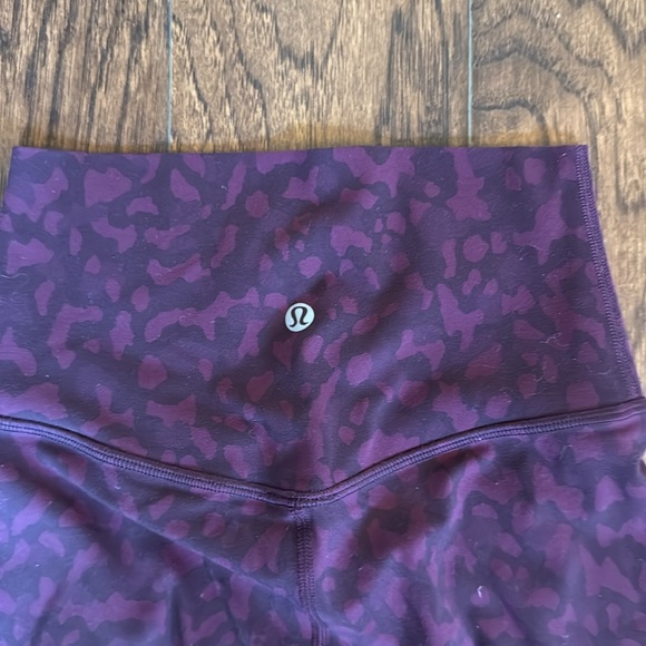 Lululemon Align camo cropped Leggings, size 2 - Picture 10 of 11